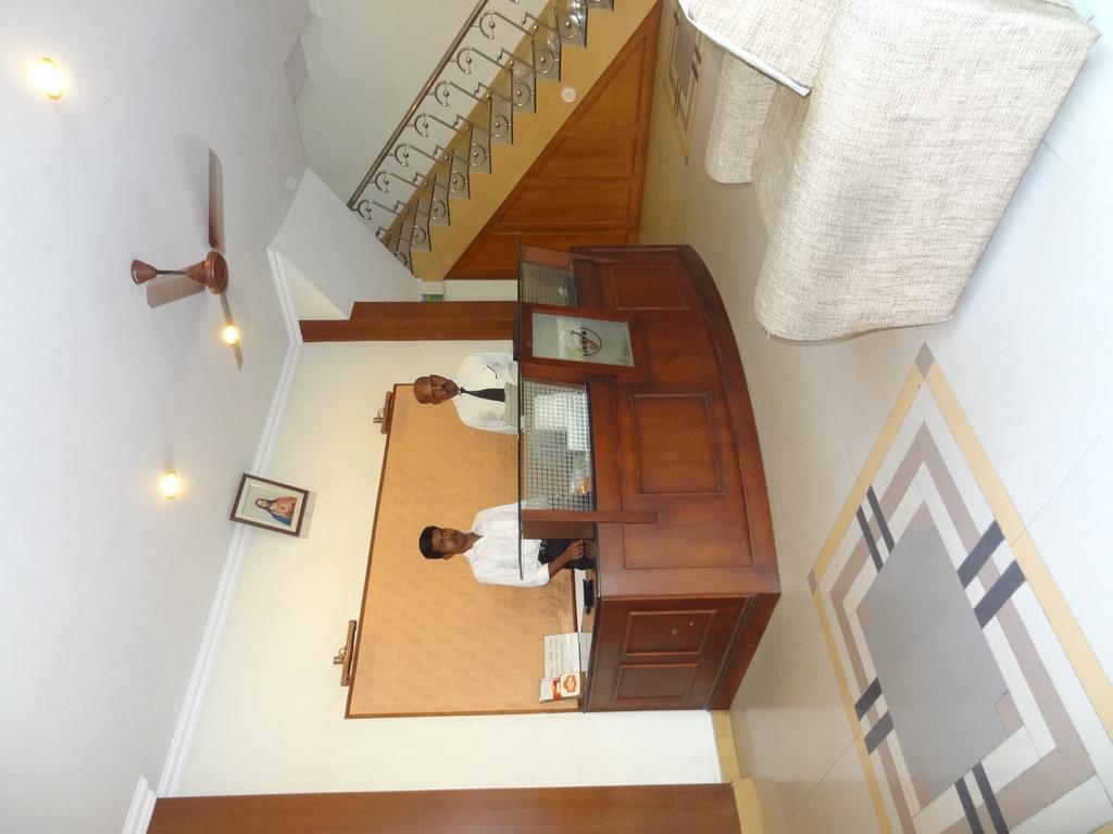Mjm Plaza Otel Kochi Dış mekan fotoğraf