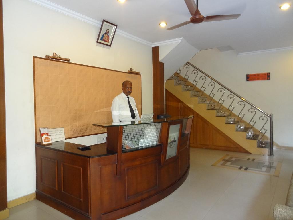 Mjm Plaza Otel Kochi Dış mekan fotoğraf