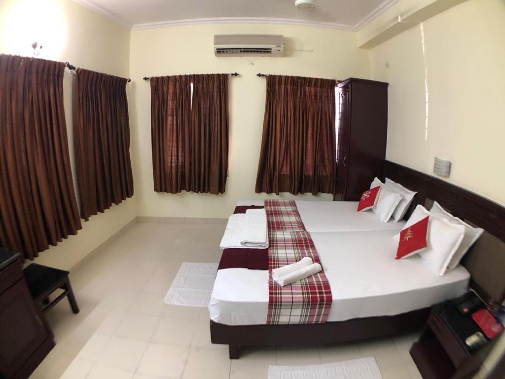 Mjm Plaza Otel Kochi Dış mekan fotoğraf