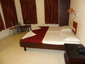 Mjm Plaza Otel Kochi Dış mekan fotoğraf